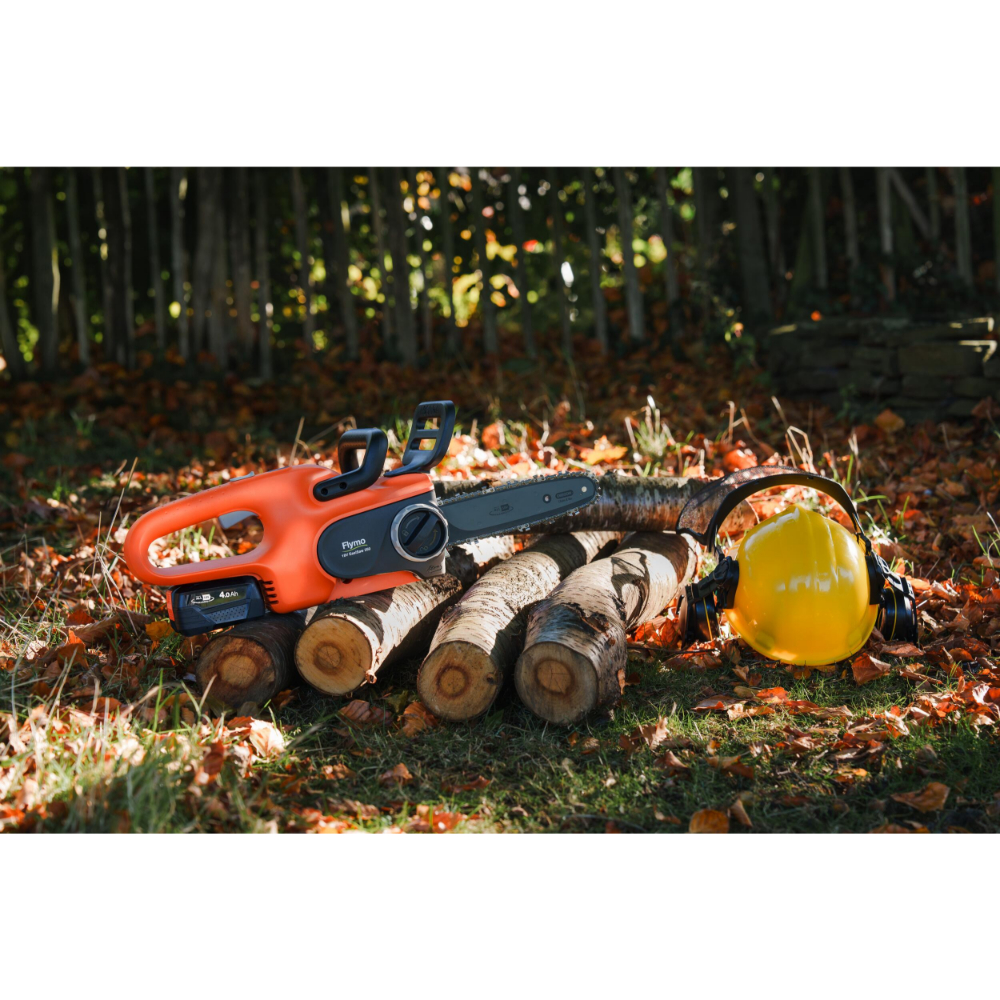 Flymo EasiSaw Battery Chainsaw - Image 2